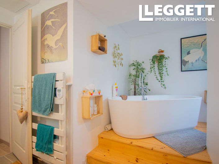 Image No.7-3 Bed House for sale