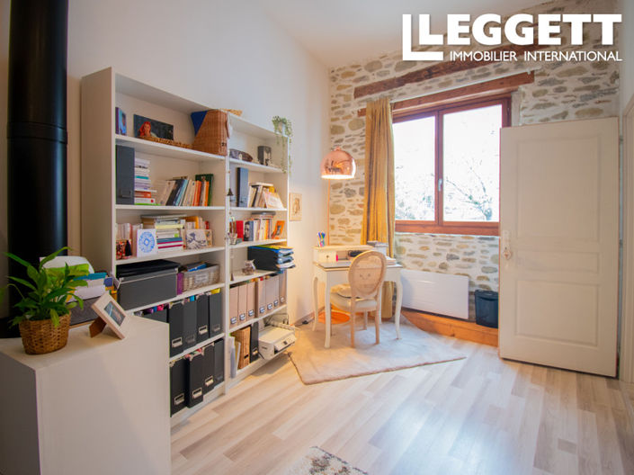 Image No.9-3 Bed House for sale