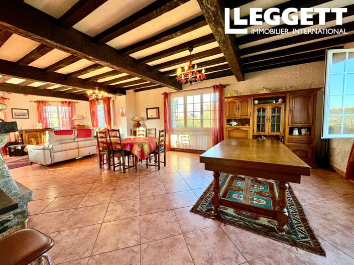 Image No.5-8 Bed House for sale