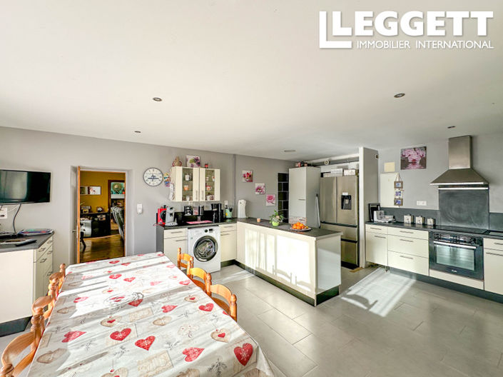 Image No.4-6 Bed House for sale