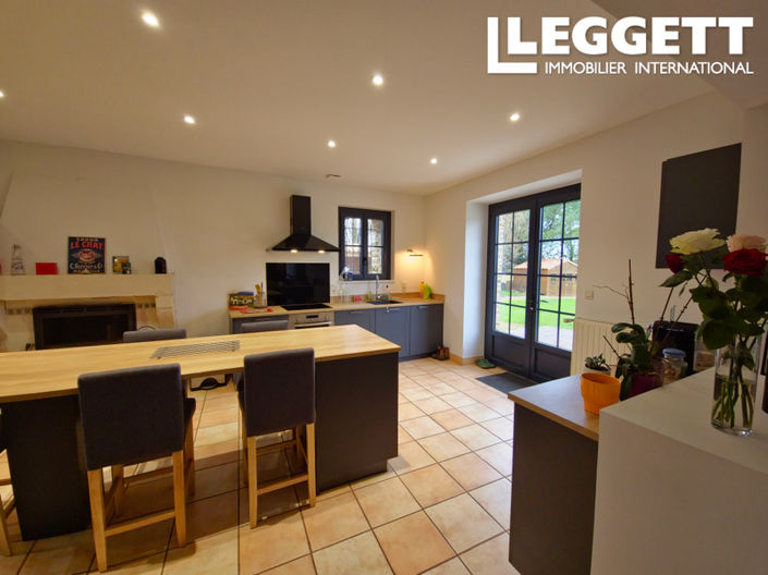 Image No.2-3 Bed House for sale