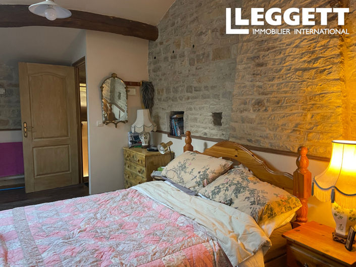 Image No.10-4 Bed House for sale