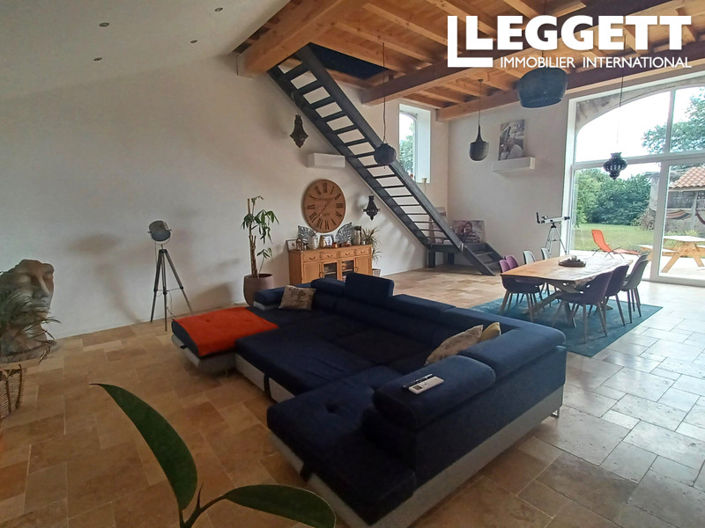 Image No.9-5 Bed House for sale