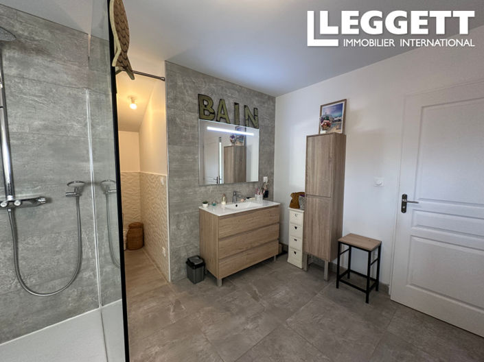 Image No.10-3 Bed House for sale