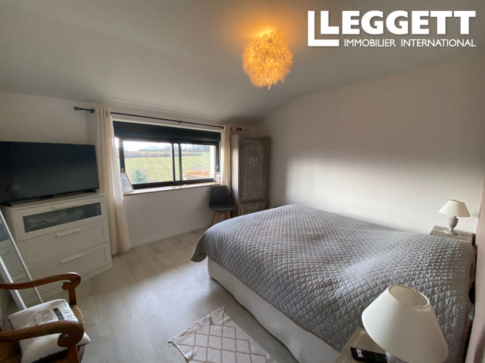 Image No.9-3 Bed House for sale