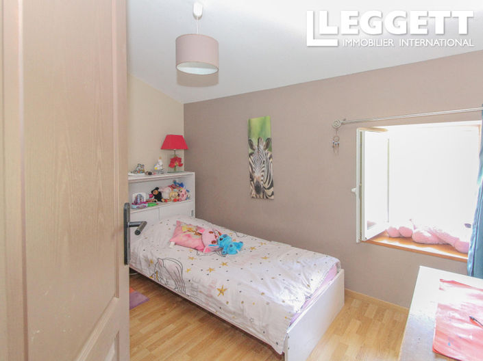 Image No.8-4 Bed House for sale