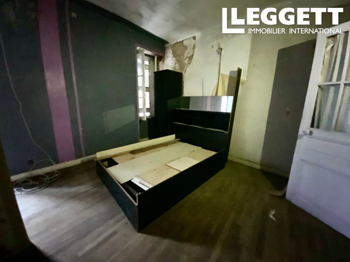 Image No.10-3 Bed House for sale