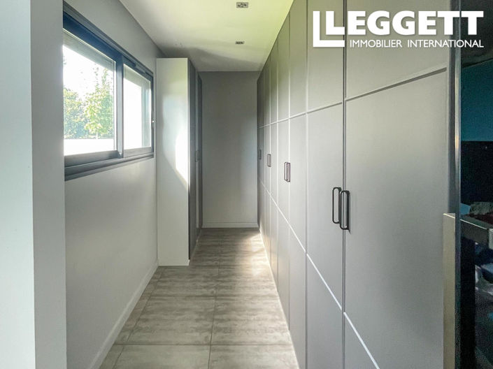 Image No.9-4 Bed House for sale