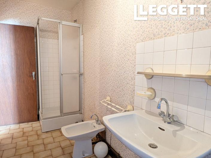 Image No.8-2 Bed House for sale