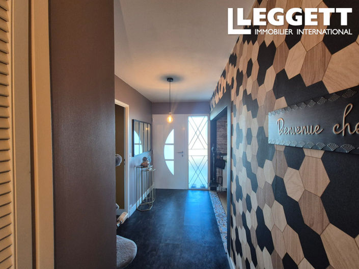 Image No.10-4 Bed House for sale