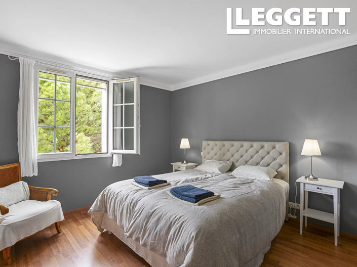 Image No.4-5 Bed House for sale