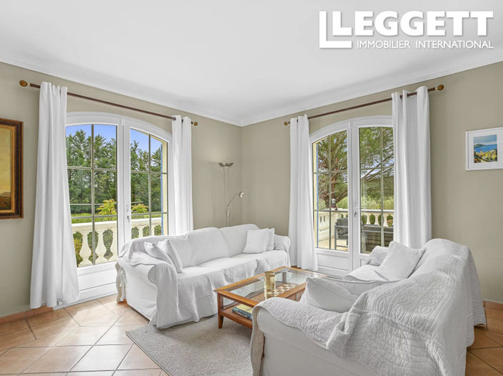 Image No.7-5 Bed House for sale