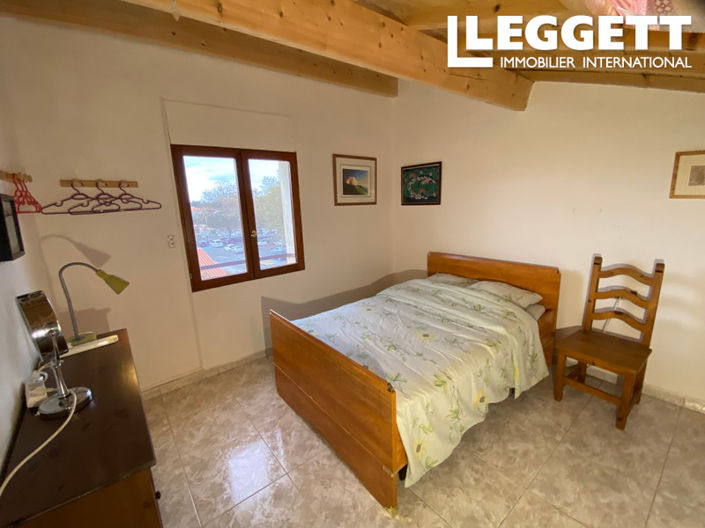 Image No.8-3 Bed House for sale