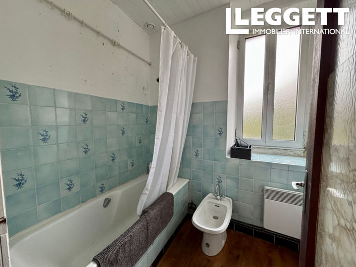 Image No.8-2 Bed House for sale