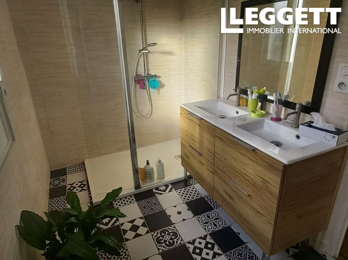 Image No.9-3 Bed House for sale