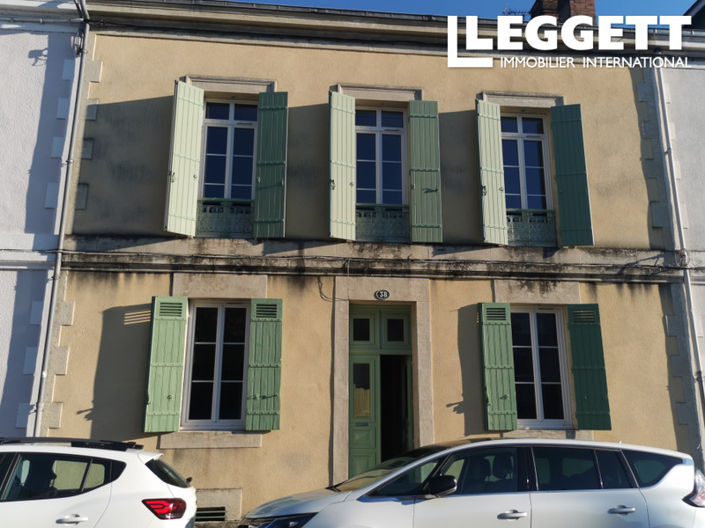 Image No.1-8 Bed House for sale