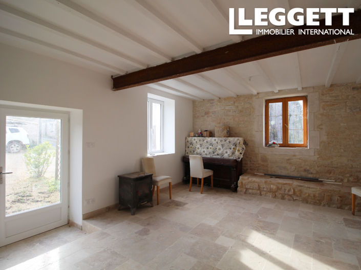 Image No.10-6 Bed House for sale