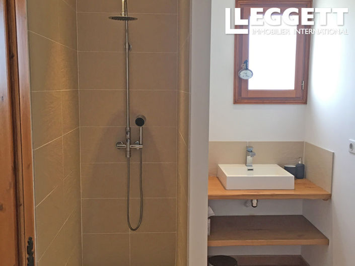 Image No.8-3 Bed House for sale