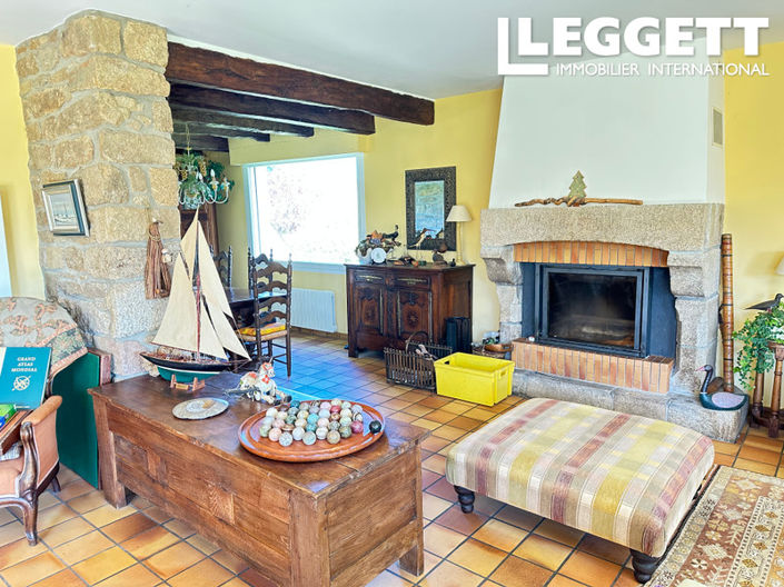 Image No.10-5 Bed House for sale