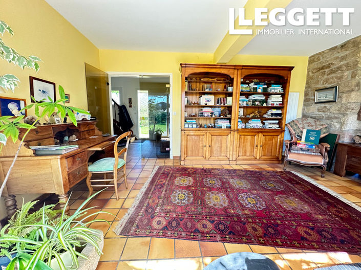 Image No.3-5 Bed House for sale