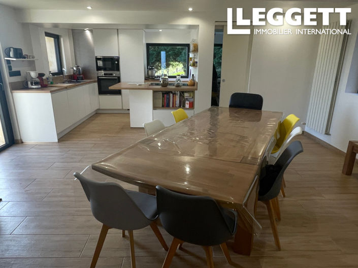 Image No.10-4 Bed House for sale