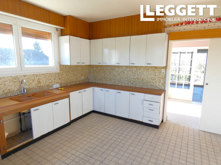 Image No.4-6 Bed House for sale