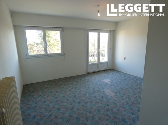 Image No.6-6 Bed House for sale