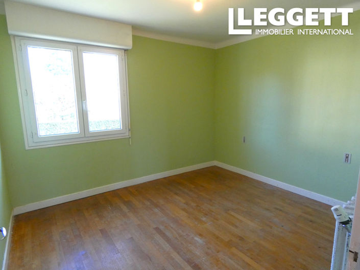 Image No.7-6 Bed House for sale