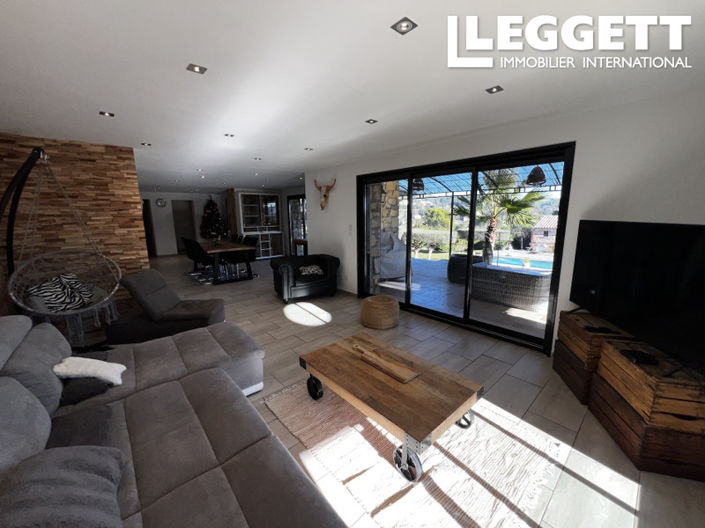 Image No.5-5 Bed House for sale