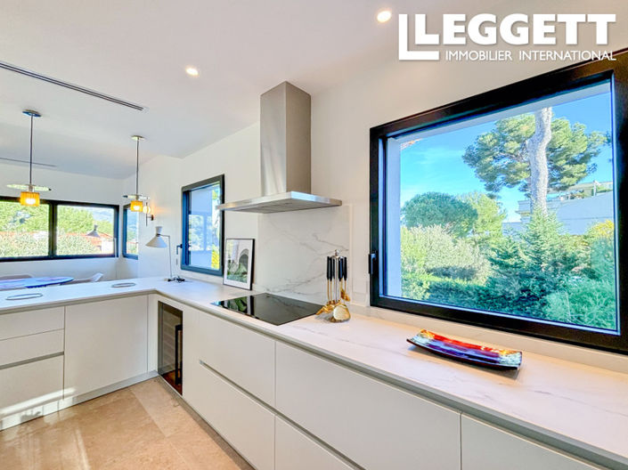 Image No.6-3 Bed House for sale