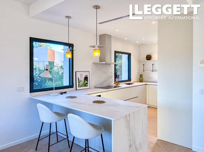 Image No.7-3 Bed House for sale