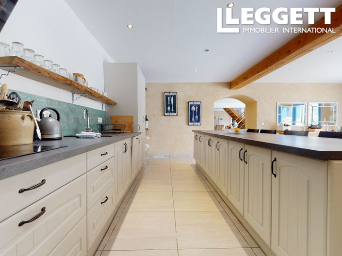 Image No.7-9 Bed House for sale