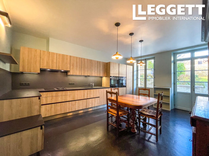 Image No.4-7 Bed House for sale