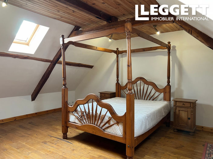 Image No.9-4 Bed House for sale