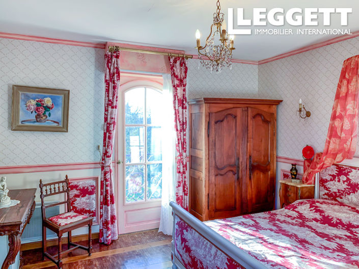 Image No.7-6 Bed House for sale