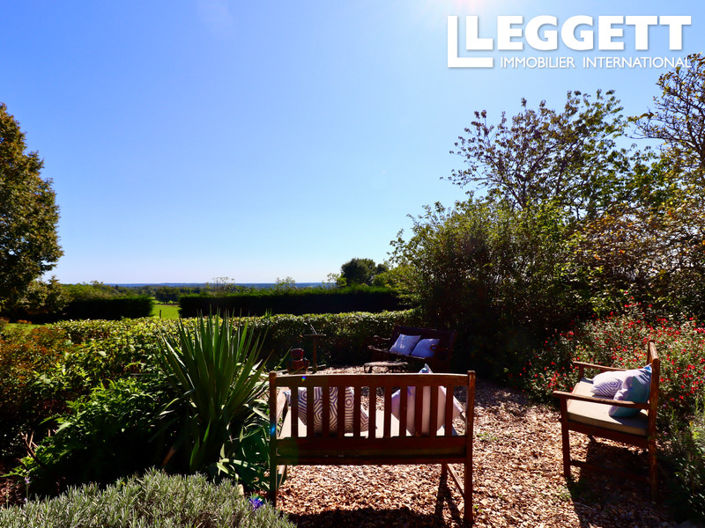 Image No.9-5 Bed House for sale