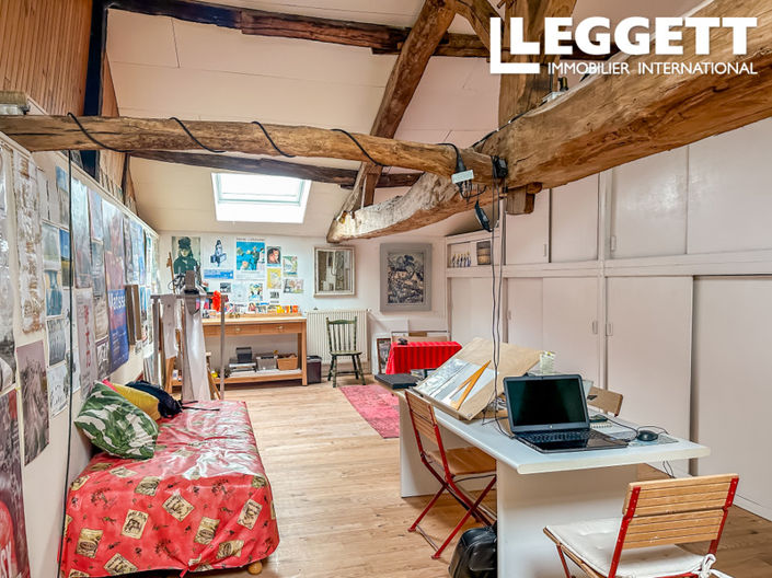 Image No.8-5 Bed House for sale