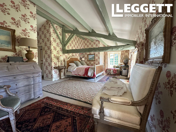 Image No.5-6 Bed Chateaux for sale