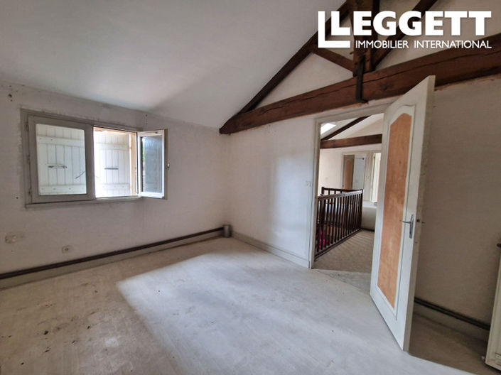 Image No.8-3 Bed House for sale