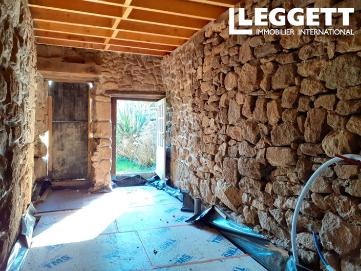 Image No.5-2 Bed House for sale