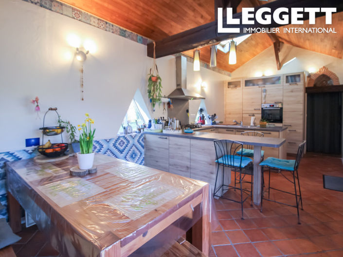 Image No.6-4 Bed House for sale