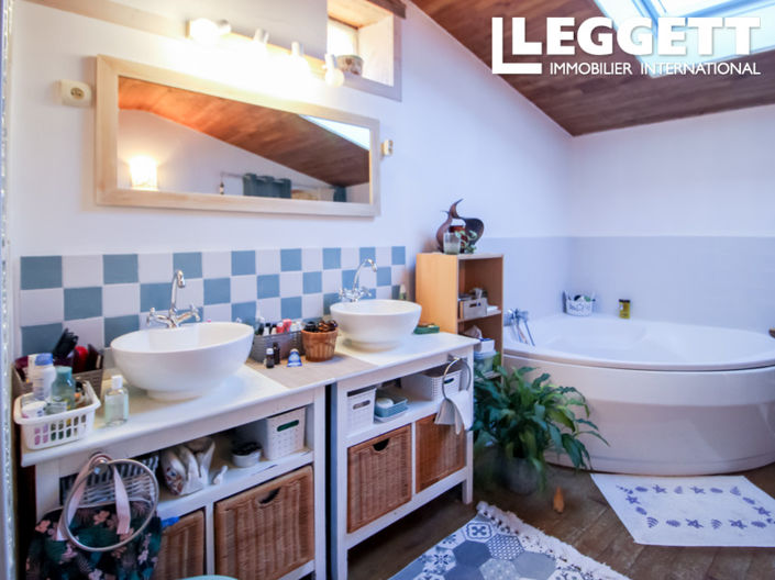 Image No.9-4 Bed House for sale