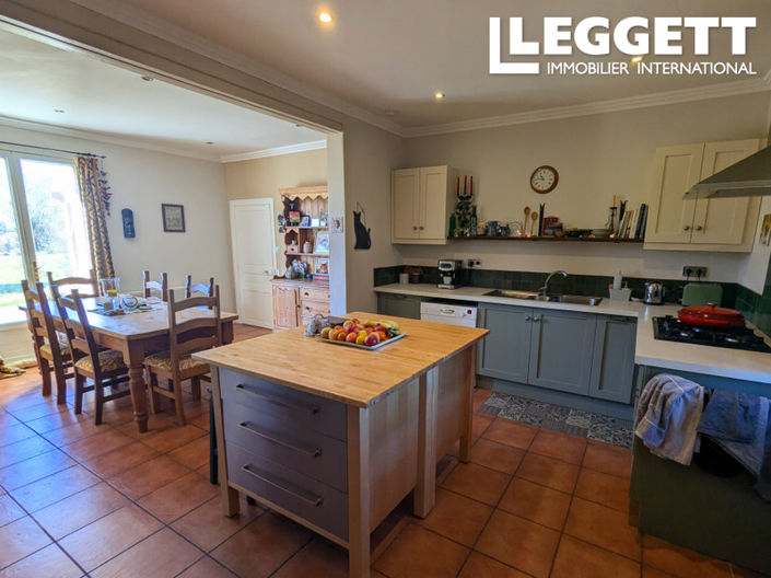 Image No.4-5 Bed House for sale