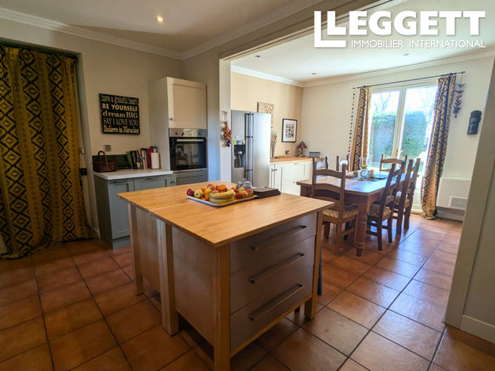 Image No.5-5 Bed House for sale