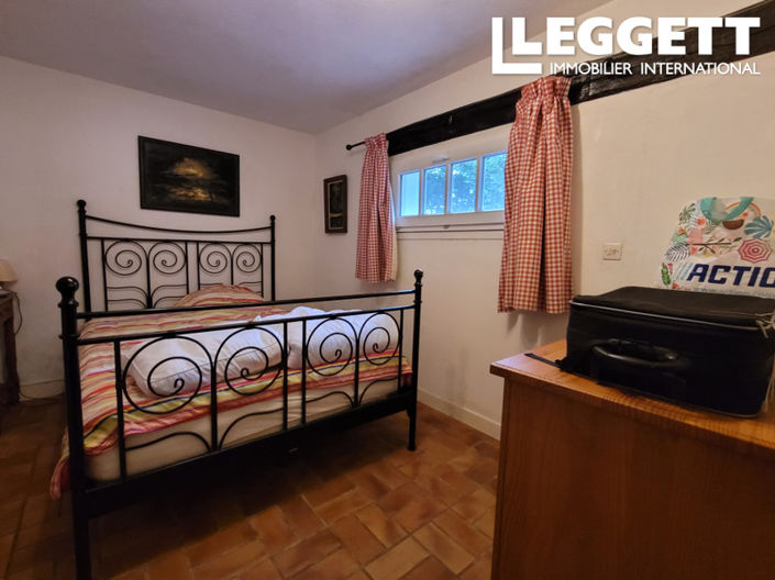 Image No.8-3 Bed House for sale