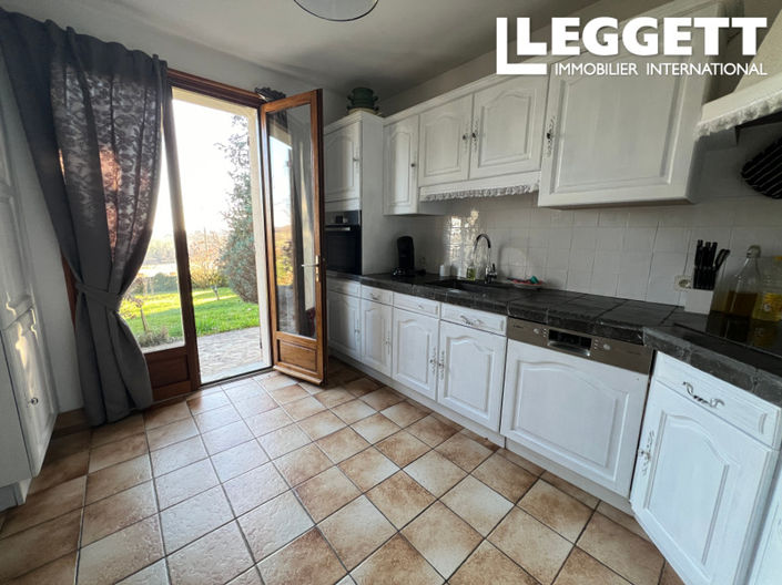 Image No.6-3 Bed House for sale