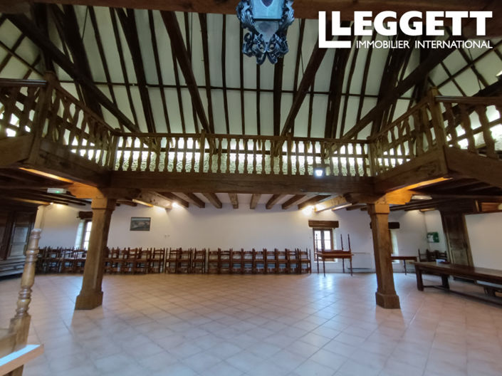 Image No.4-28 Bed Commercial for sale