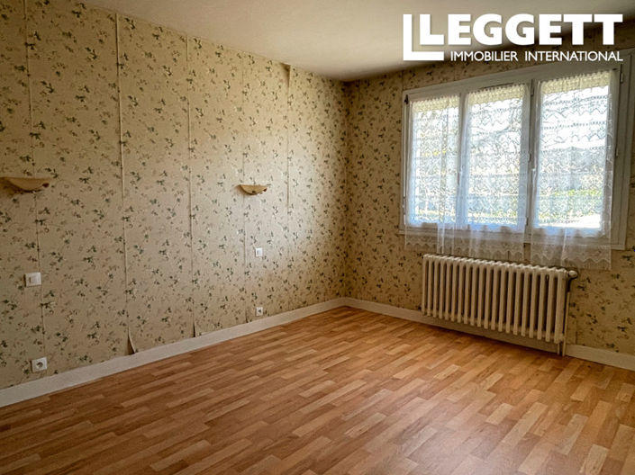 Image No.8-5 Bed House for sale