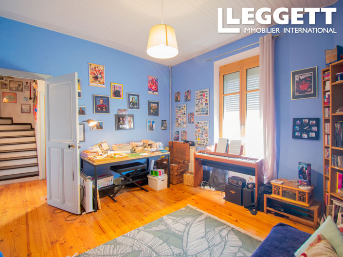 Image No.8-3 Bed House for sale