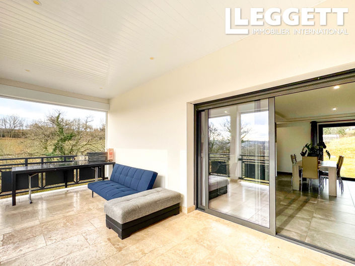 Image No.2-4 Bed House for sale